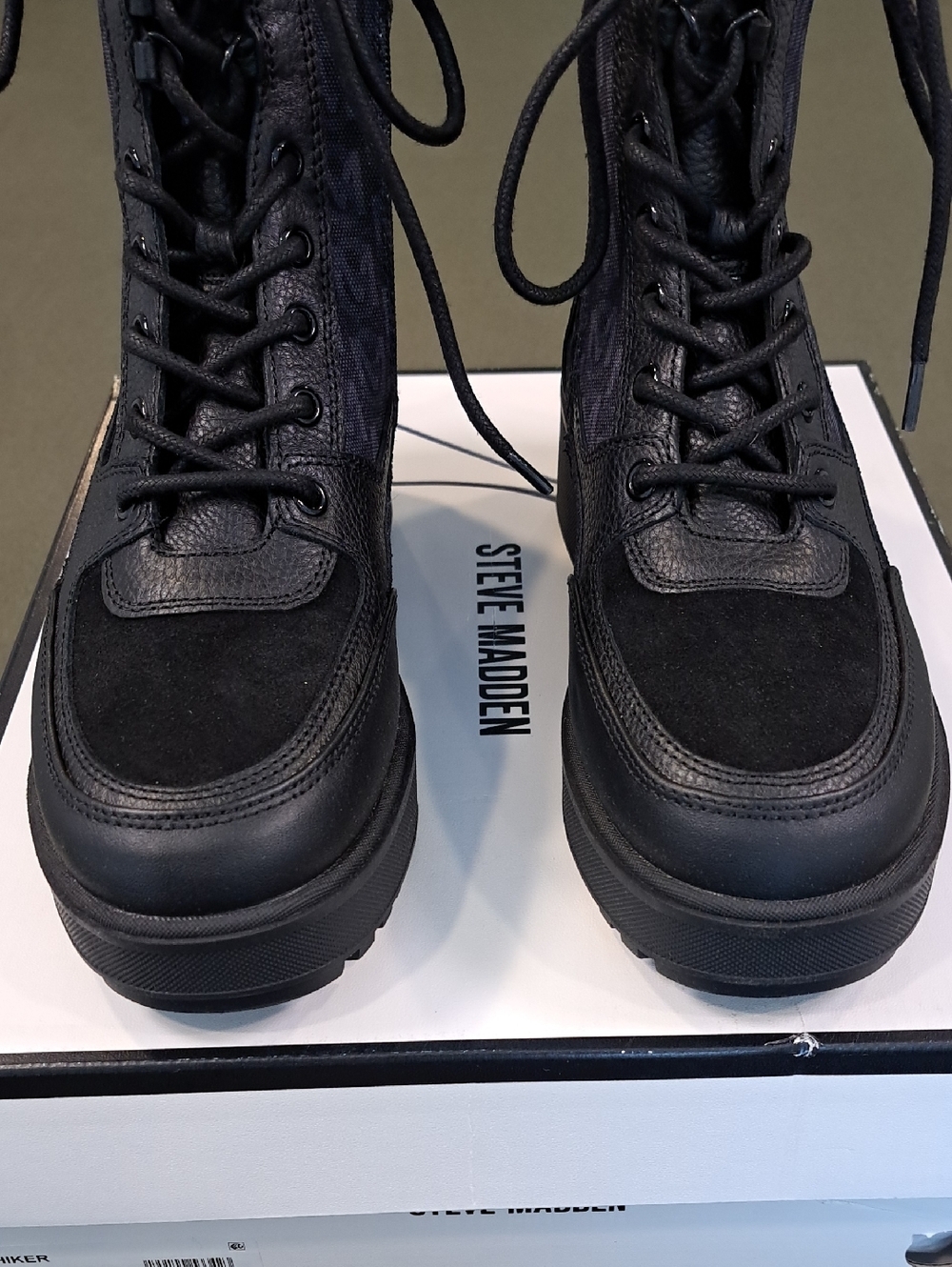 Steve Madden Hiker Boot - Color: Black Multi - Size: 8.5 - Picture 4 of 11